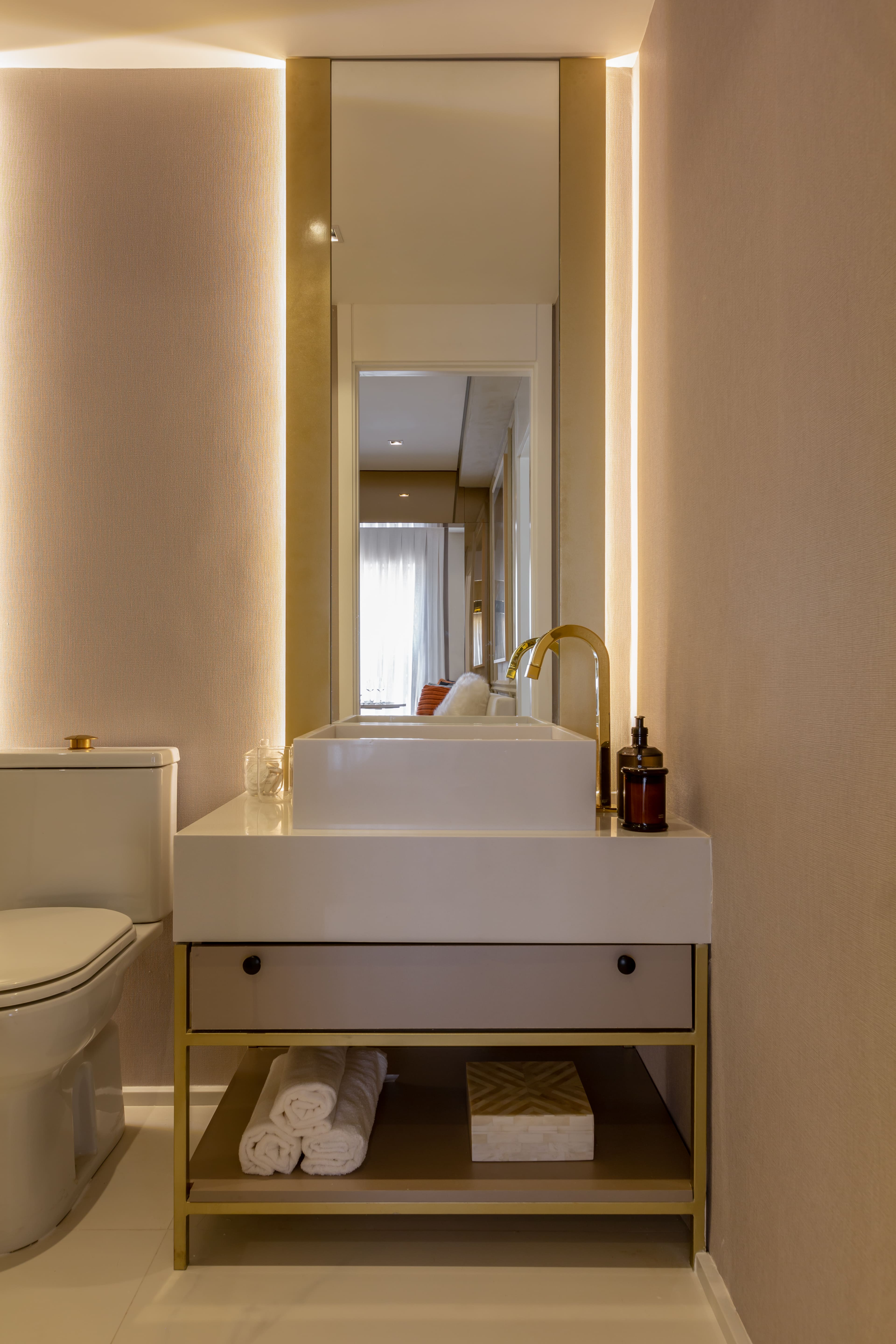 Apartamento Decorado 45m² | Banheiro Suíte